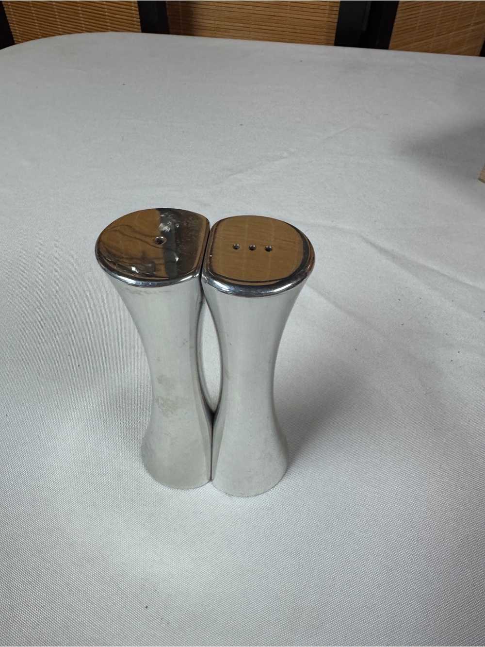 Vintage Nambé Studio 6088 Kissing Salt & Pepper Shakers Heavy Metal Alloy 5